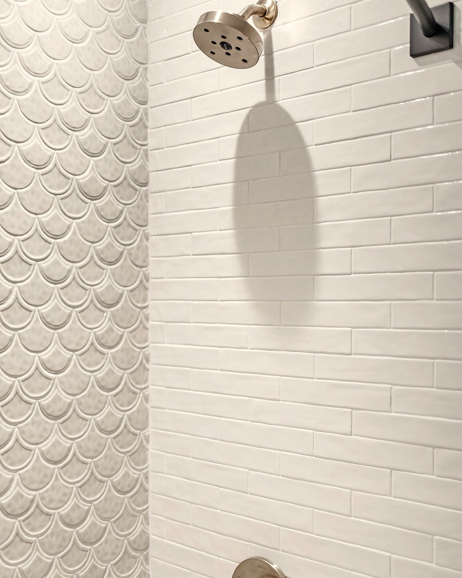 Douche en céramique écailles de poisson